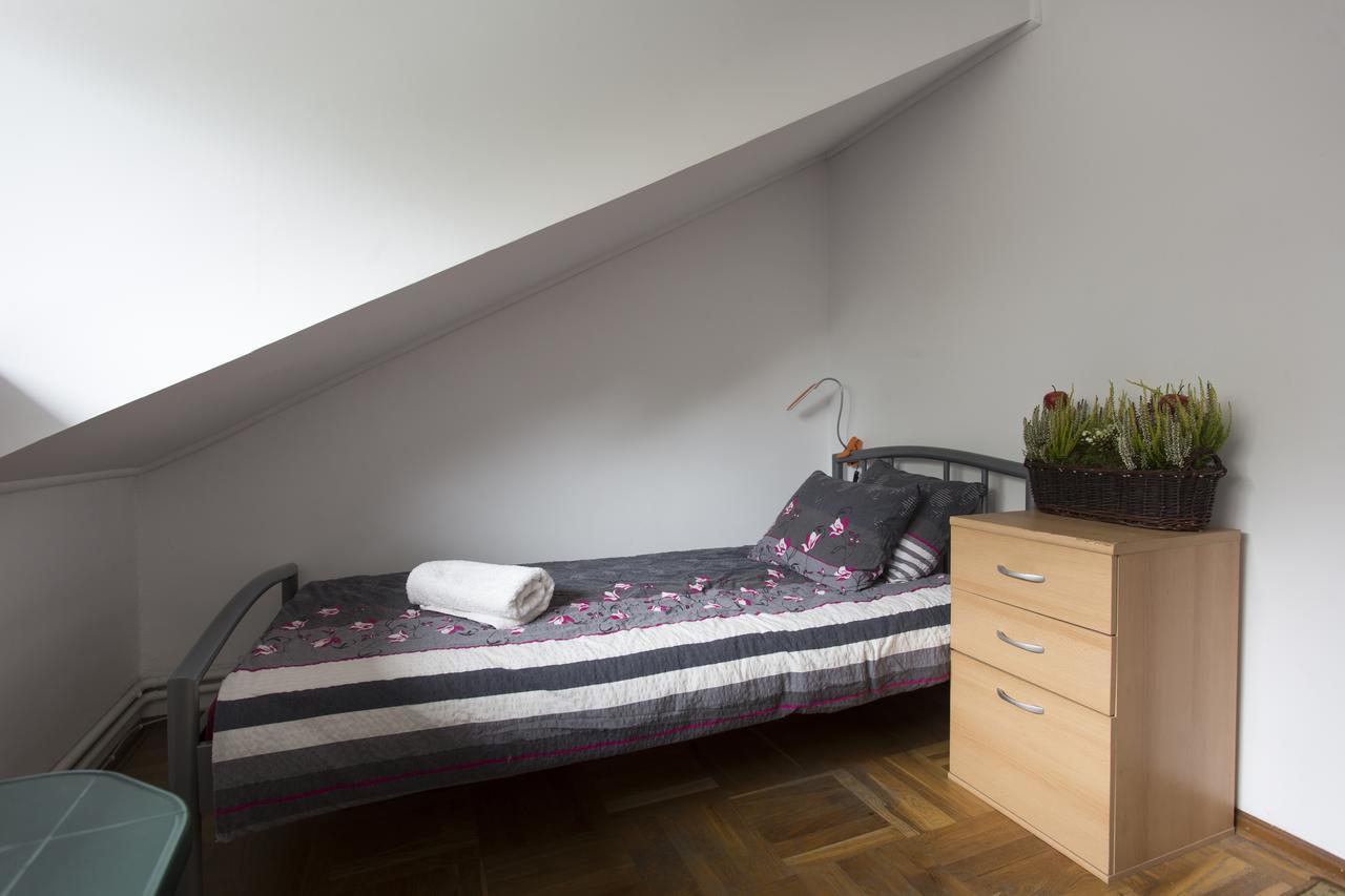 Rent0Nline Brwinow Rooms Εξωτερικό φωτογραφία