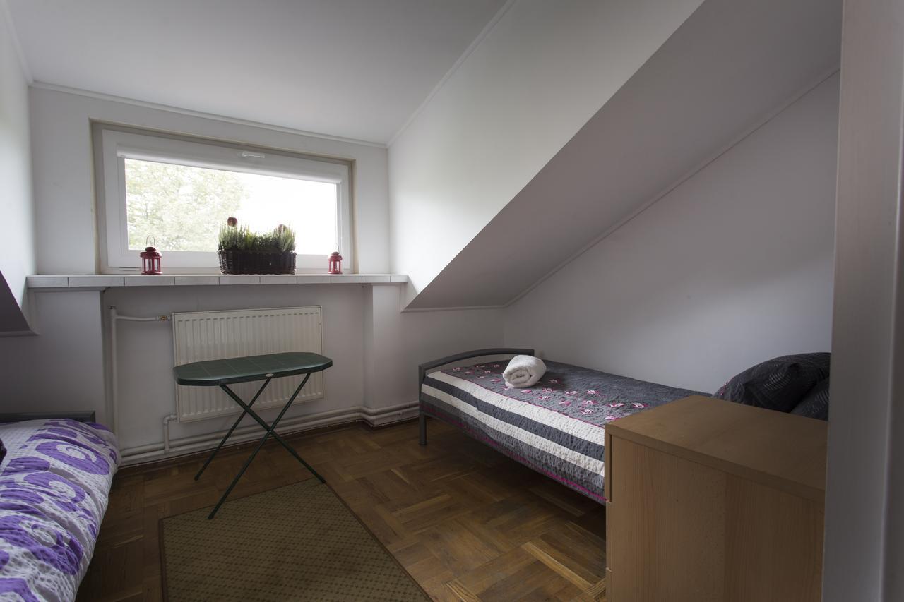 Rent0Nline Brwinow Rooms Εξωτερικό φωτογραφία